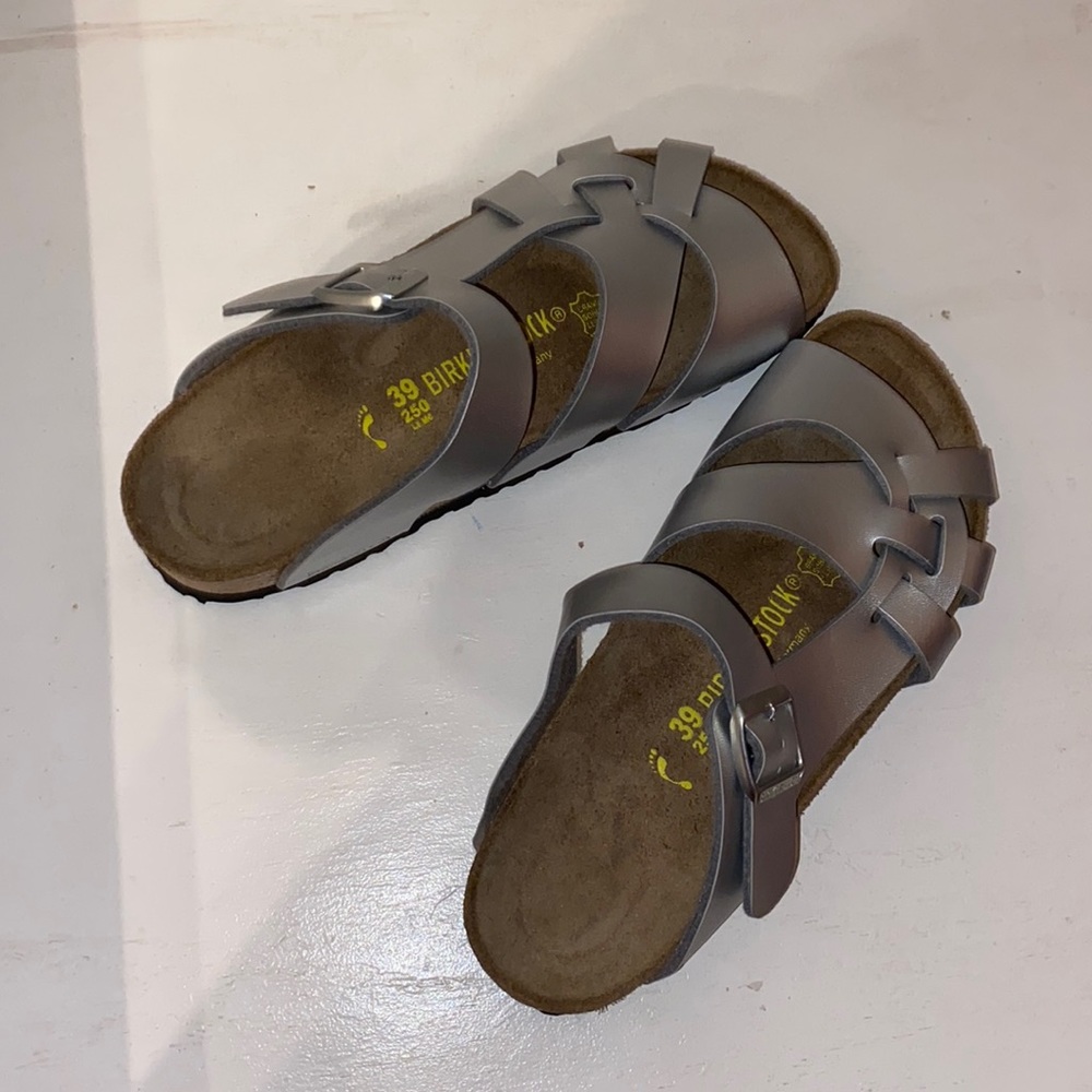 Silver birko-flor Pisa Birkenstock sandals!